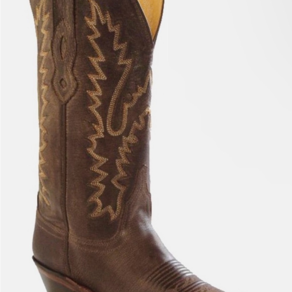 Old West Brown Heeled Boots with Intricate Stitching